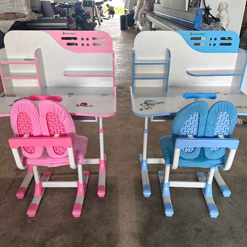 Bộ bàn học kèm kệ sách thông minh, đa năng và tiện ích cho bé BH615