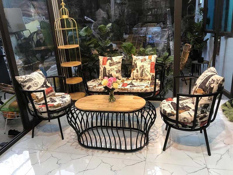 bo-ban-ghe-trung-sat-1-vang-dai-2-ghe-1-ban-gc670