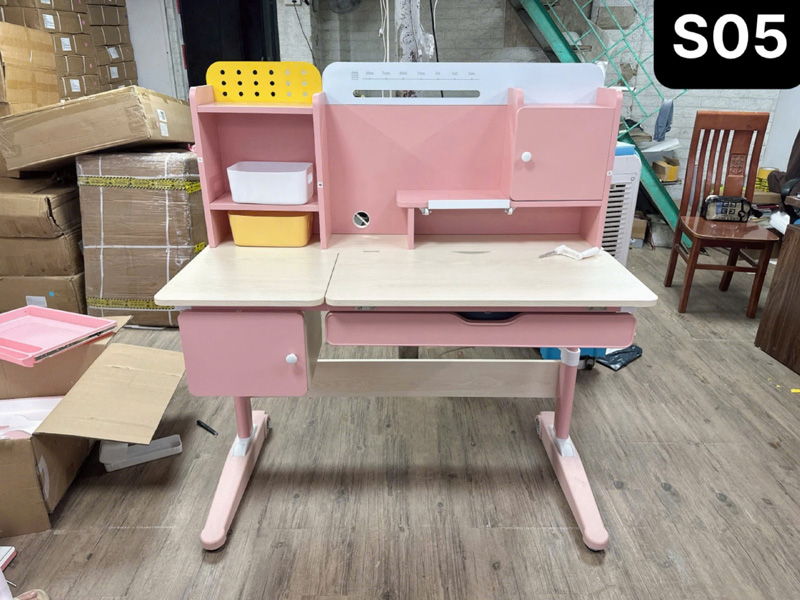 Bàn học cho bé S05 thiết kế đẹp 2 màu xanh - hồng dễ thương BH232
