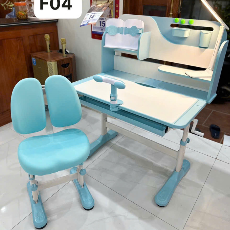 Bộ bàn học cho bé F04 có khả năng điều chỉnh chiều cao, chỉnh góc nghiêng bàn BH706