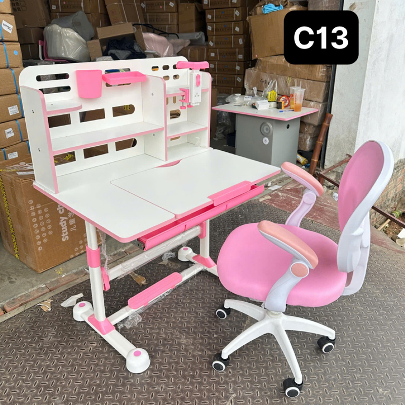 Bộ bàn học trẻ em C13 ghế xoay 360 độ có bánh xe, nâng hạ linh hoạt BH340