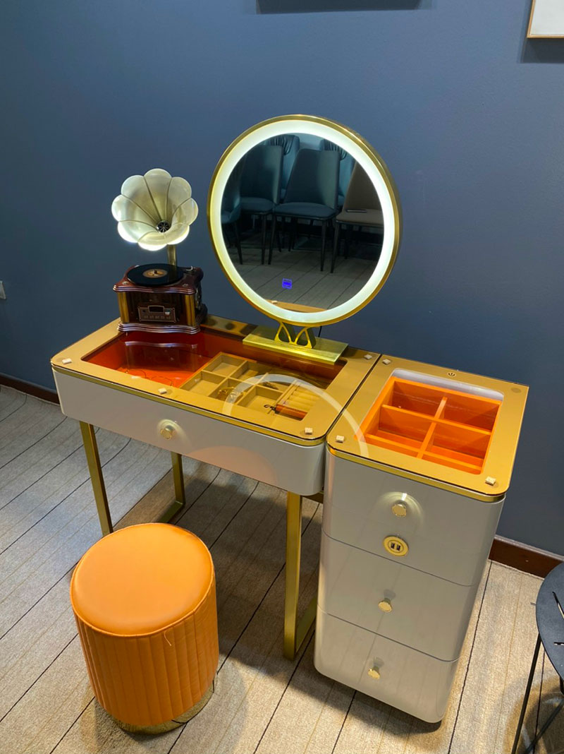 Bàn trang điểm mặt kính trong suốt mẫu mới BP540