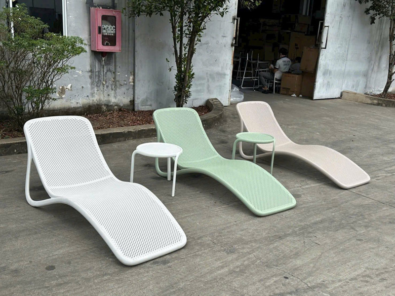 Ghế nằm thư giãn bể bơi ngoài trời thiết kế cong ôm dáng – nằm chill cực thích GT597