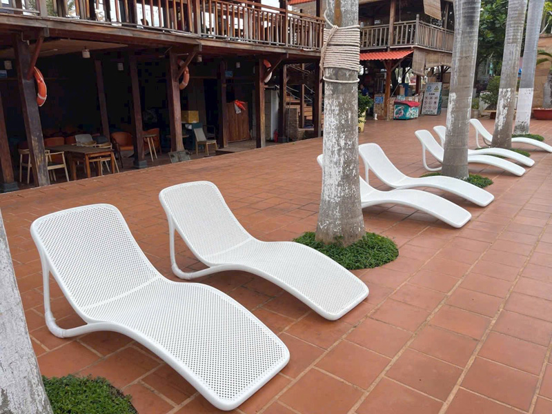 Ghế nằm thư giãn bể bơi ngoài trời thiết kế cong ôm dáng – nằm chill cực thích GT597