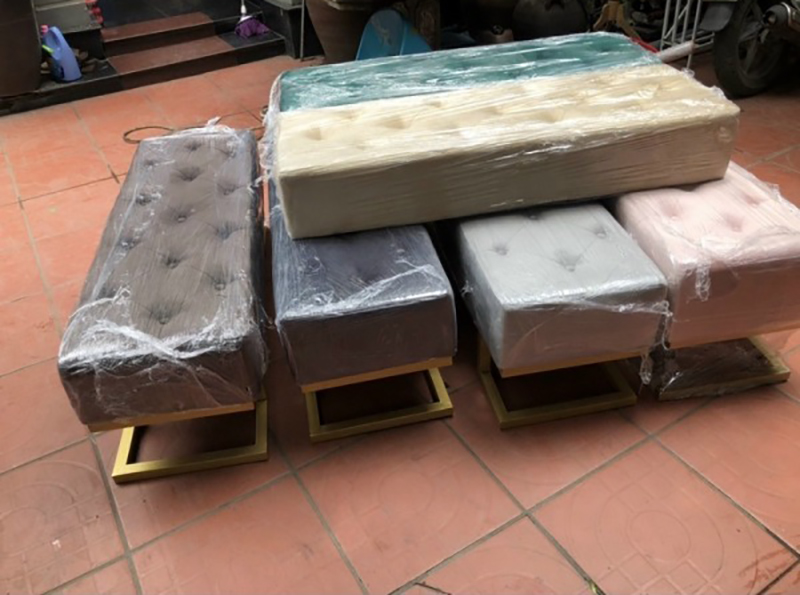 Ghế ngồi mang giầy chân sắt mạ vàng mặt nệm TG017