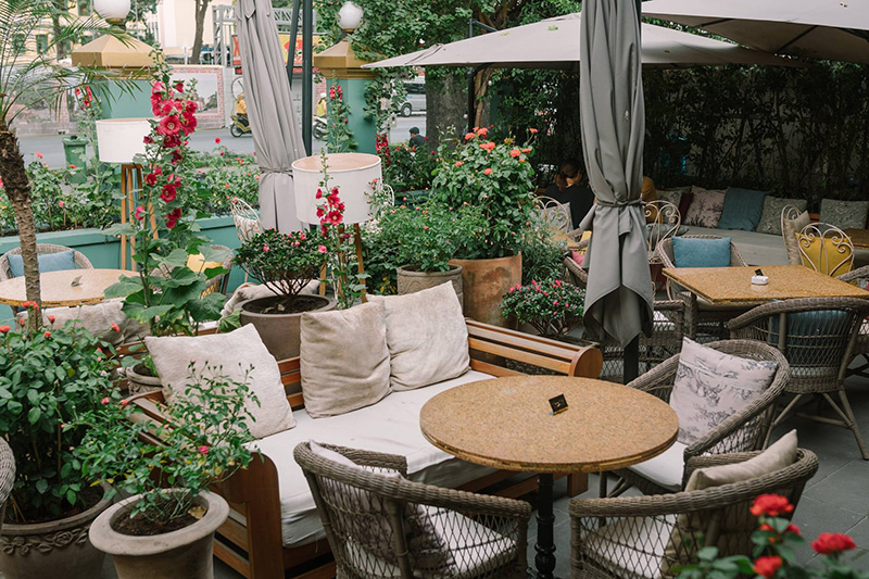 Quán cafe sân vườn ngoài trời